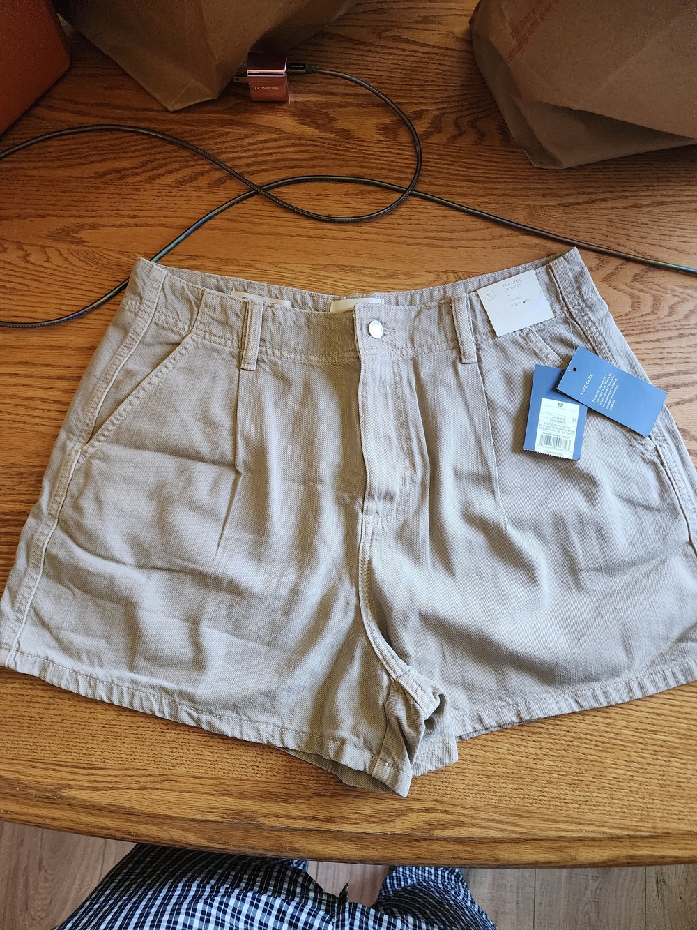 Universal Thread Light Khaki High-Rise Cargo Shorts